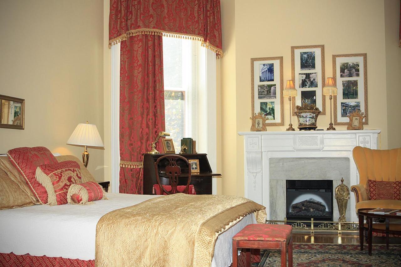 Louisville Bourbon Inn Eksteriør billede