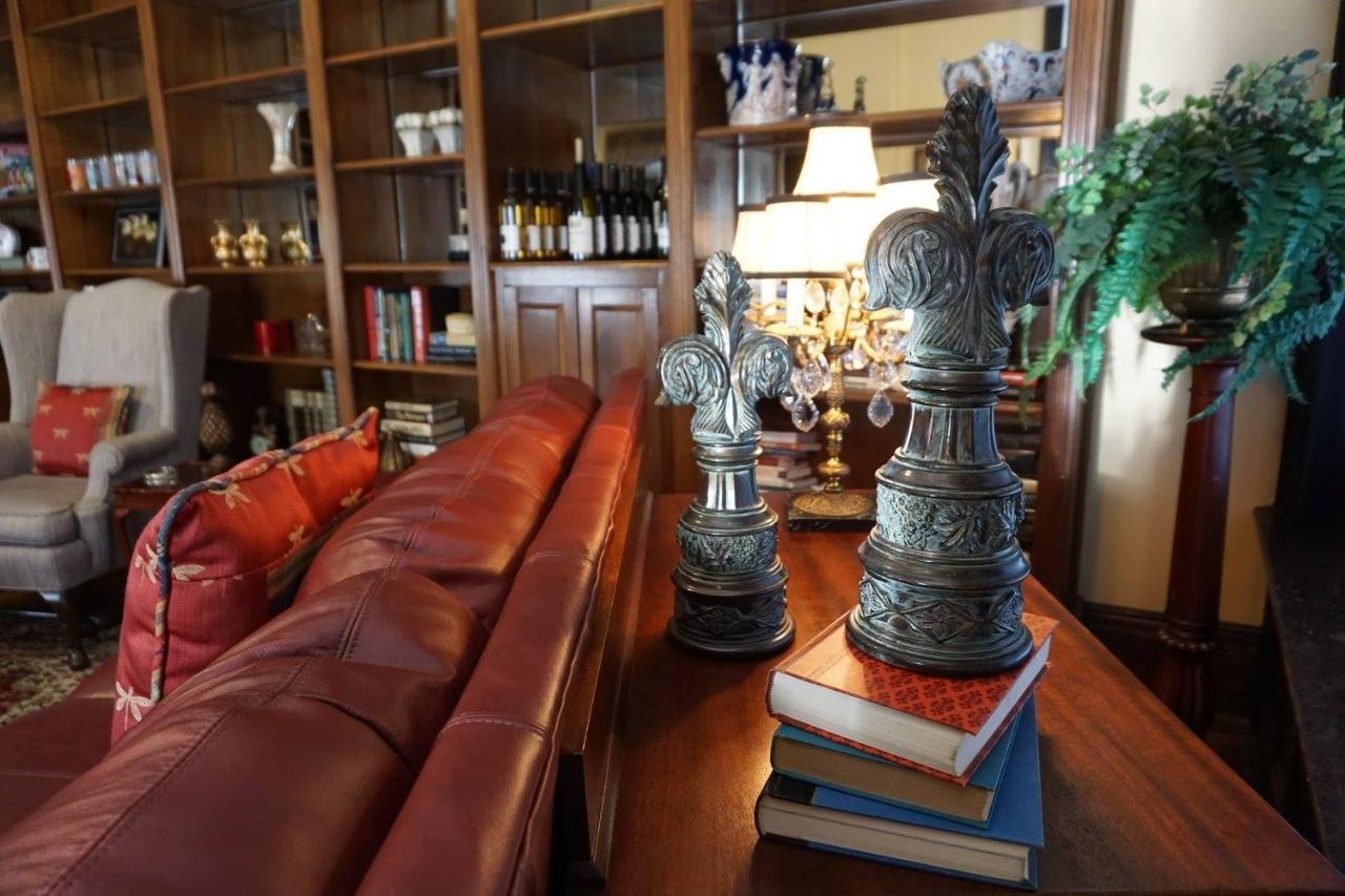 Louisville Bourbon Inn Eksteriør billede