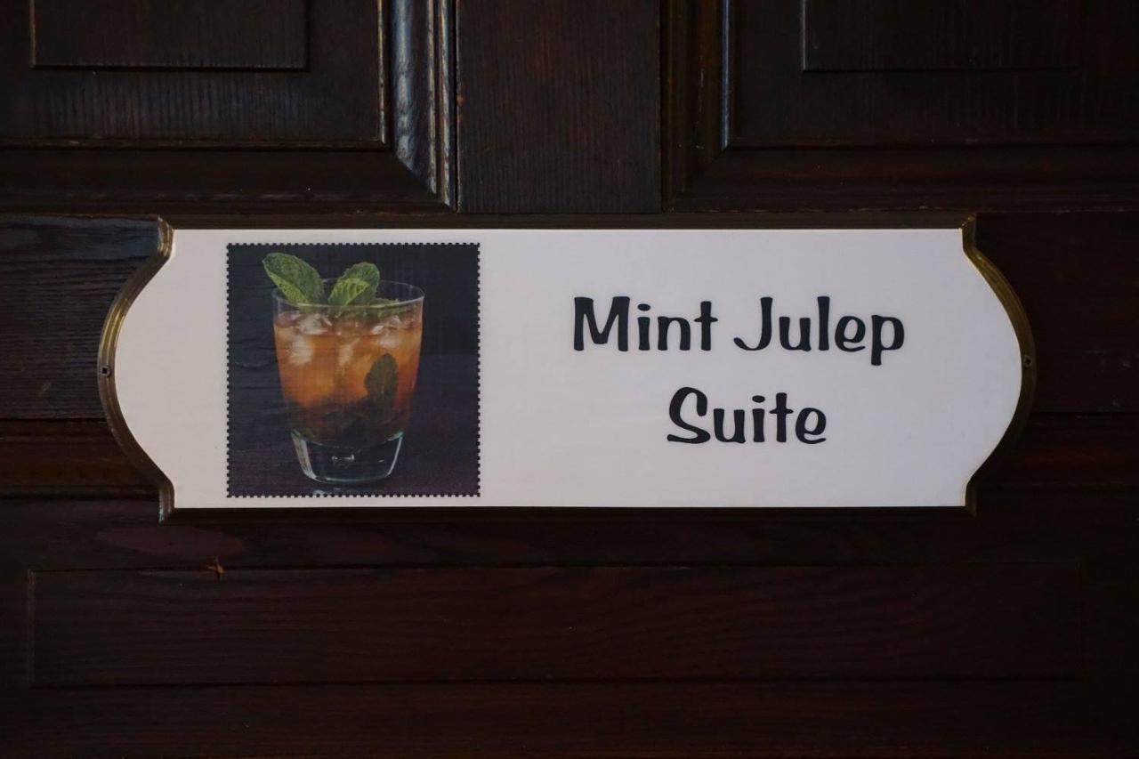 Louisville Bourbon Inn Eksteriør billede