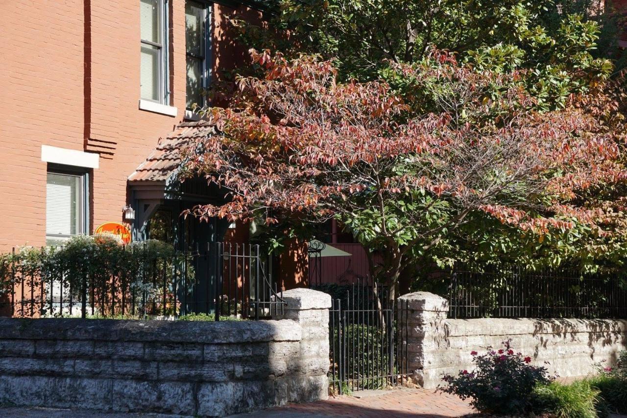 Louisville Bourbon Inn Eksteriør billede