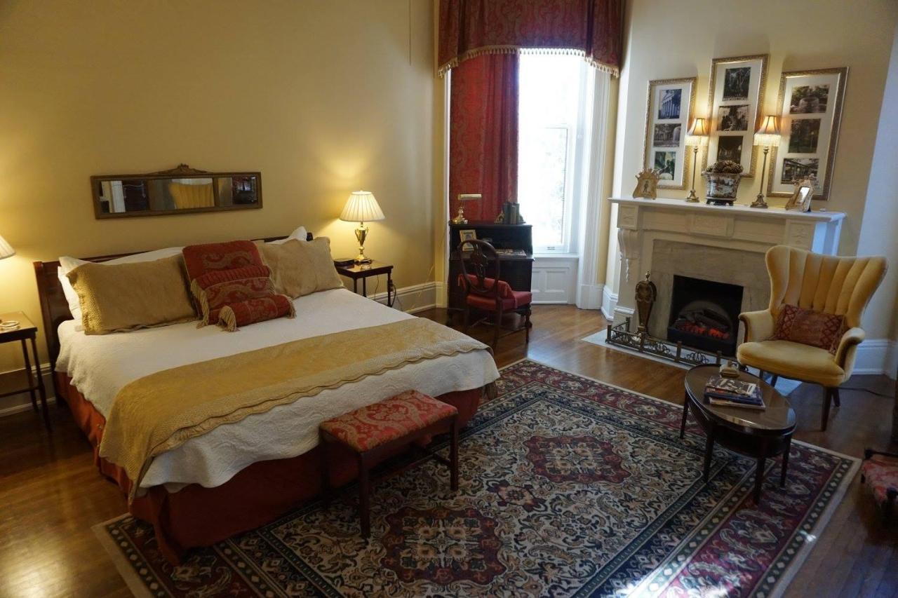 Louisville Bourbon Inn Eksteriør billede
