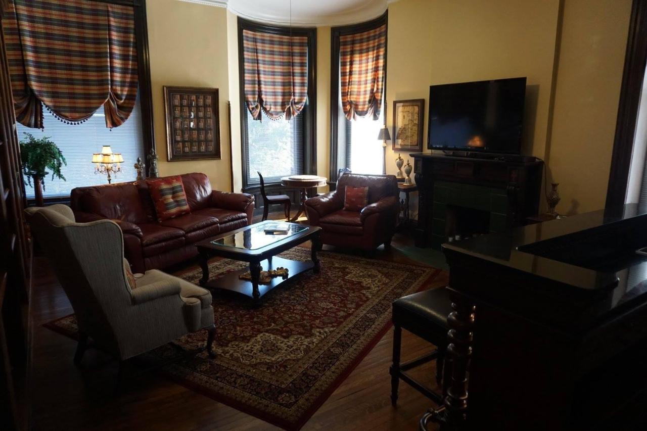 Louisville Bourbon Inn Eksteriør billede
