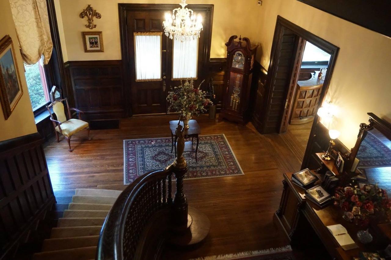 Louisville Bourbon Inn Eksteriør billede