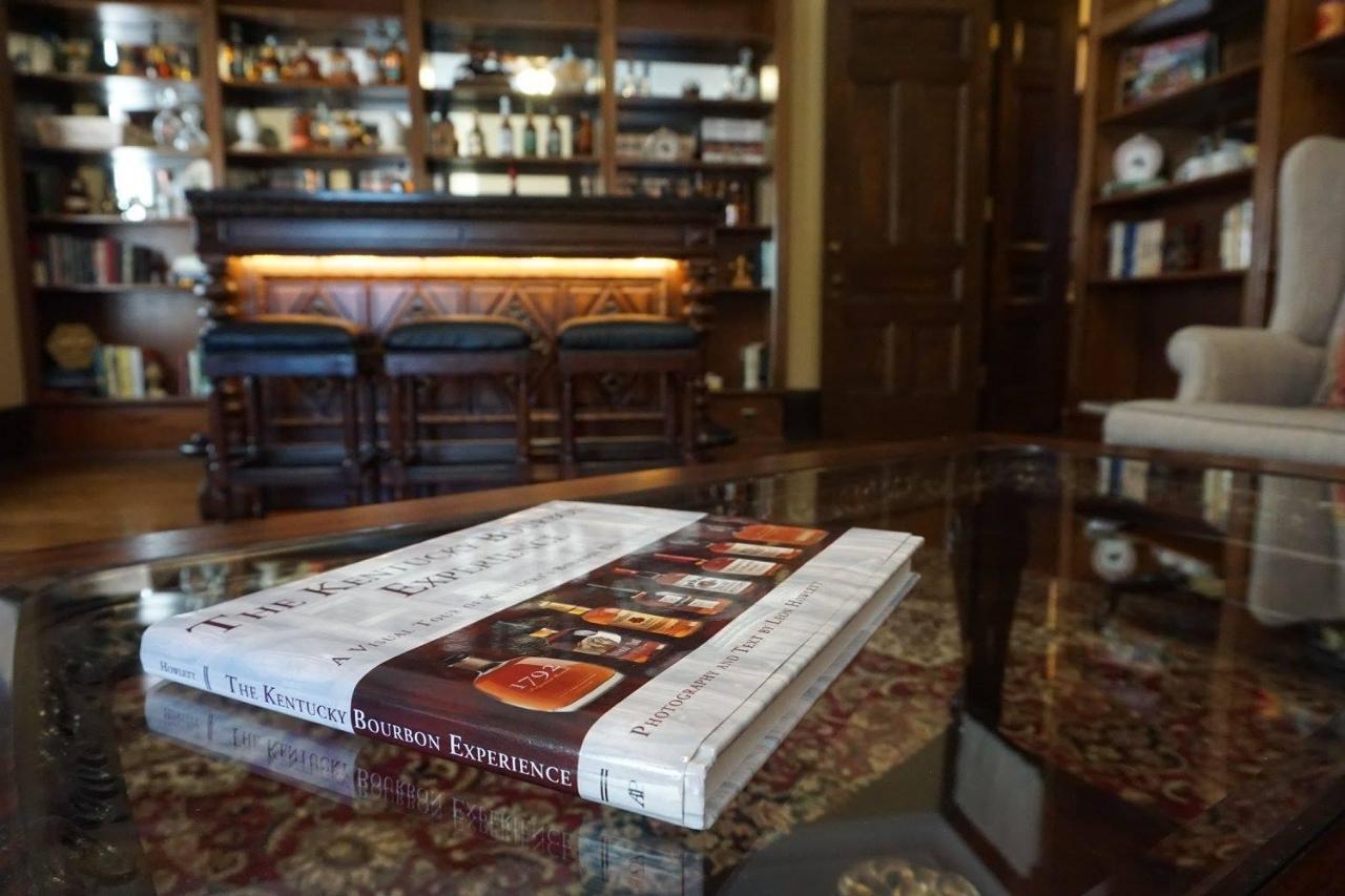 Louisville Bourbon Inn Eksteriør billede