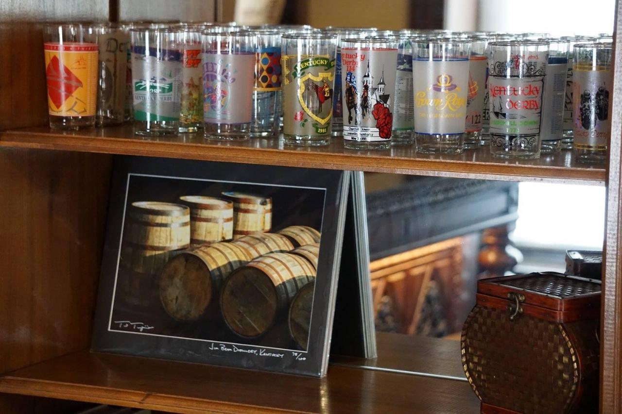 Louisville Bourbon Inn Eksteriør billede