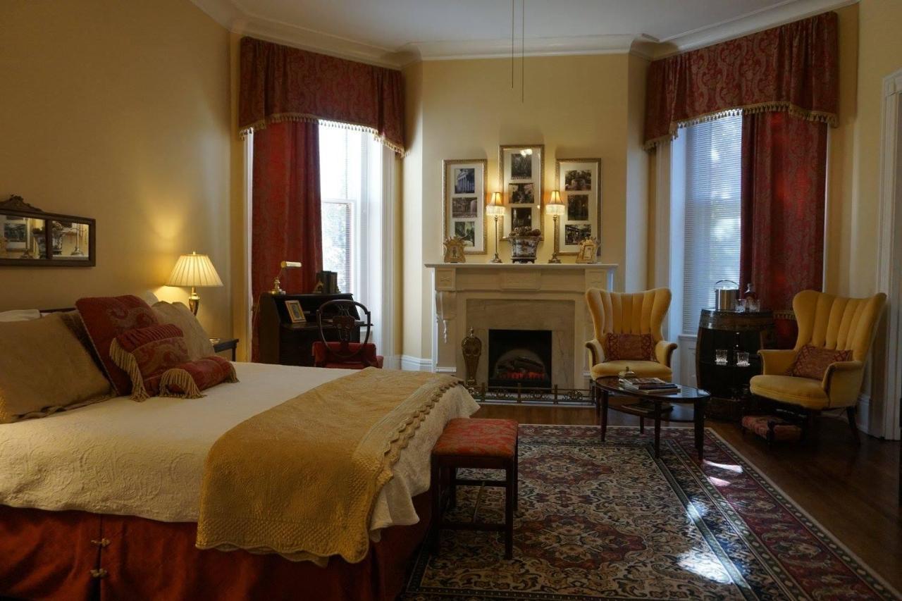 Louisville Bourbon Inn Eksteriør billede