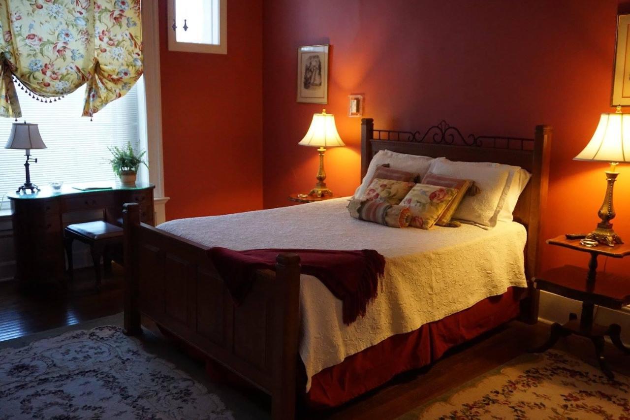 Louisville Bourbon Inn Eksteriør billede
