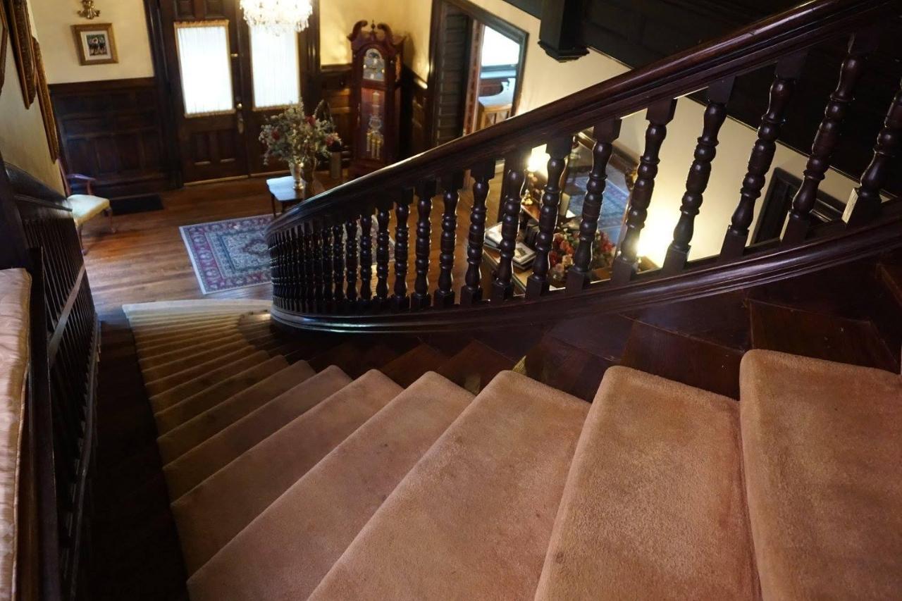 Louisville Bourbon Inn Eksteriør billede