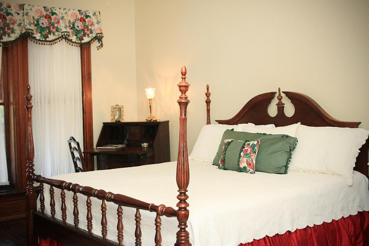 Louisville Bourbon Inn Eksteriør billede