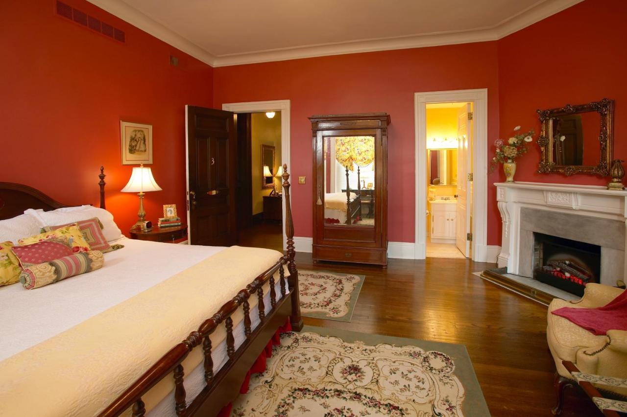 Louisville Bourbon Inn Eksteriør billede